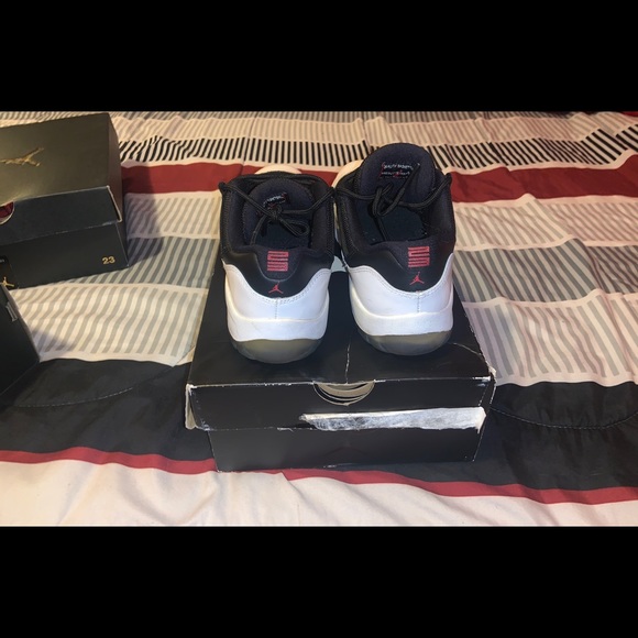 Jordan 11s low Tuxedos - Picture 4 of 5